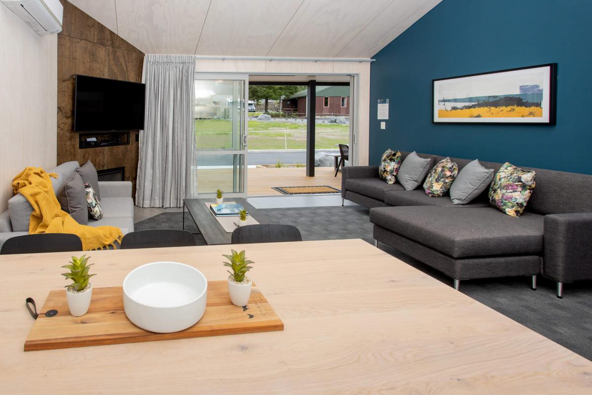 Living room_Apartment_Hanmer Springs Top 10.jpg